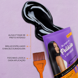 Visão geral do sachê de Henê Pelúcia Embelleze roxo com amostra de gel preto, pincel aplicador laranja e texto listando benefícios: alisa e tinge de preto intenso, brilho espelhado e fios mais lisos a cada aplicação.