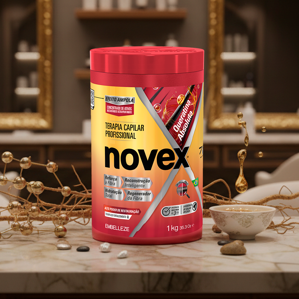 Creme de tratamento Novex Queratina Absoluta da Embelleze de 400g, com efeito ampola para reconstrução inteligente e regeneração da fibra, posicionado sobre uma bancada de mármore decorada em um cenário de salão de beleza.